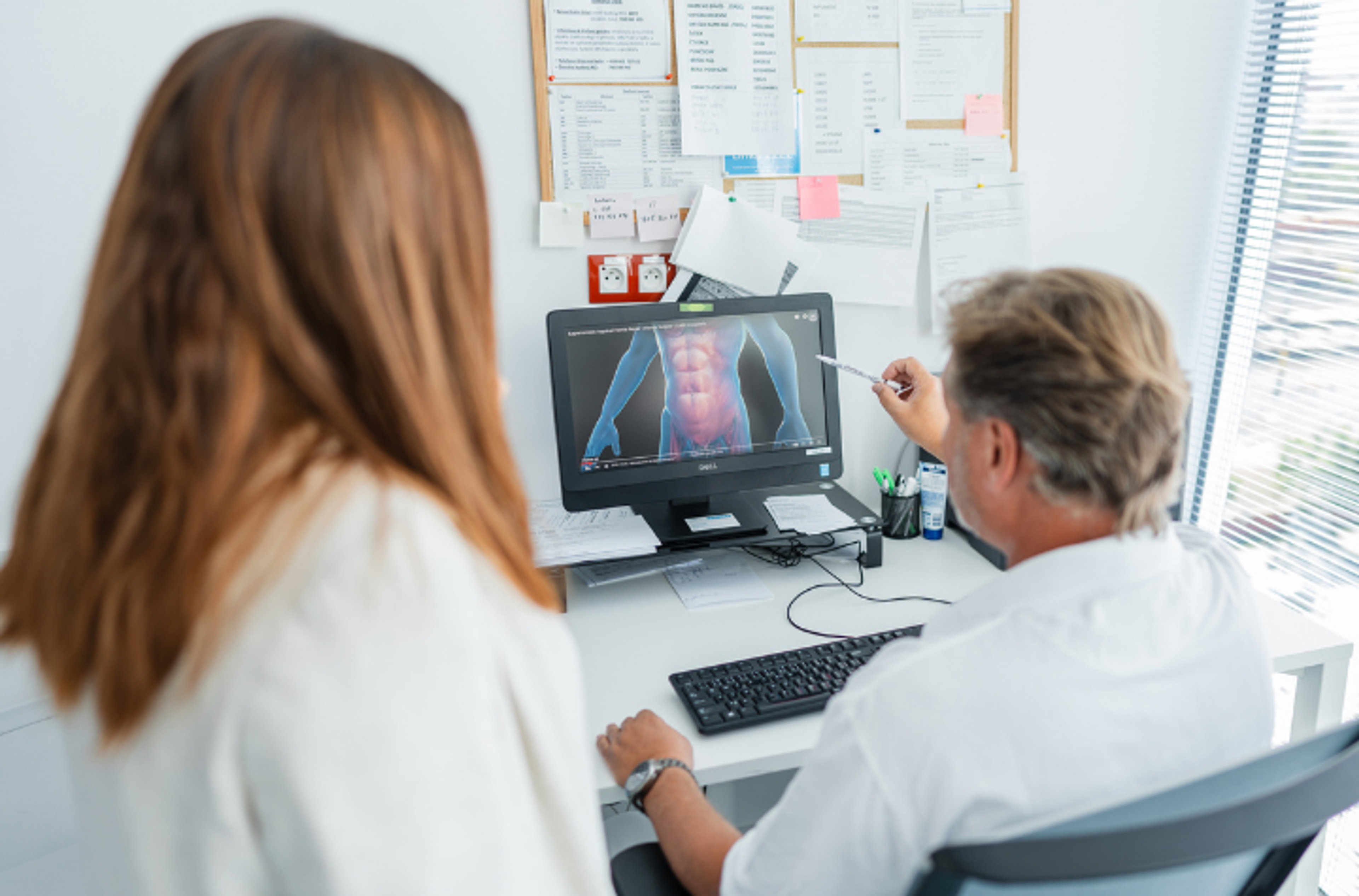 Nabízíme krátké objednací lhůty k vyšetření i operaci. Šetrnými laparoskopickými metodami operujeme všechny typy kýly, neakutní operace žlučníku a slepého střeva, fundoplikace a další.